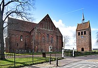 Kerk en losse toren