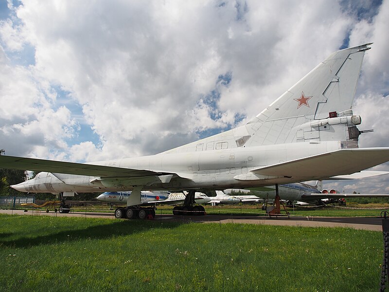 File:Tu-22M3 (33) at Central Air Force Museum pic1.JPG