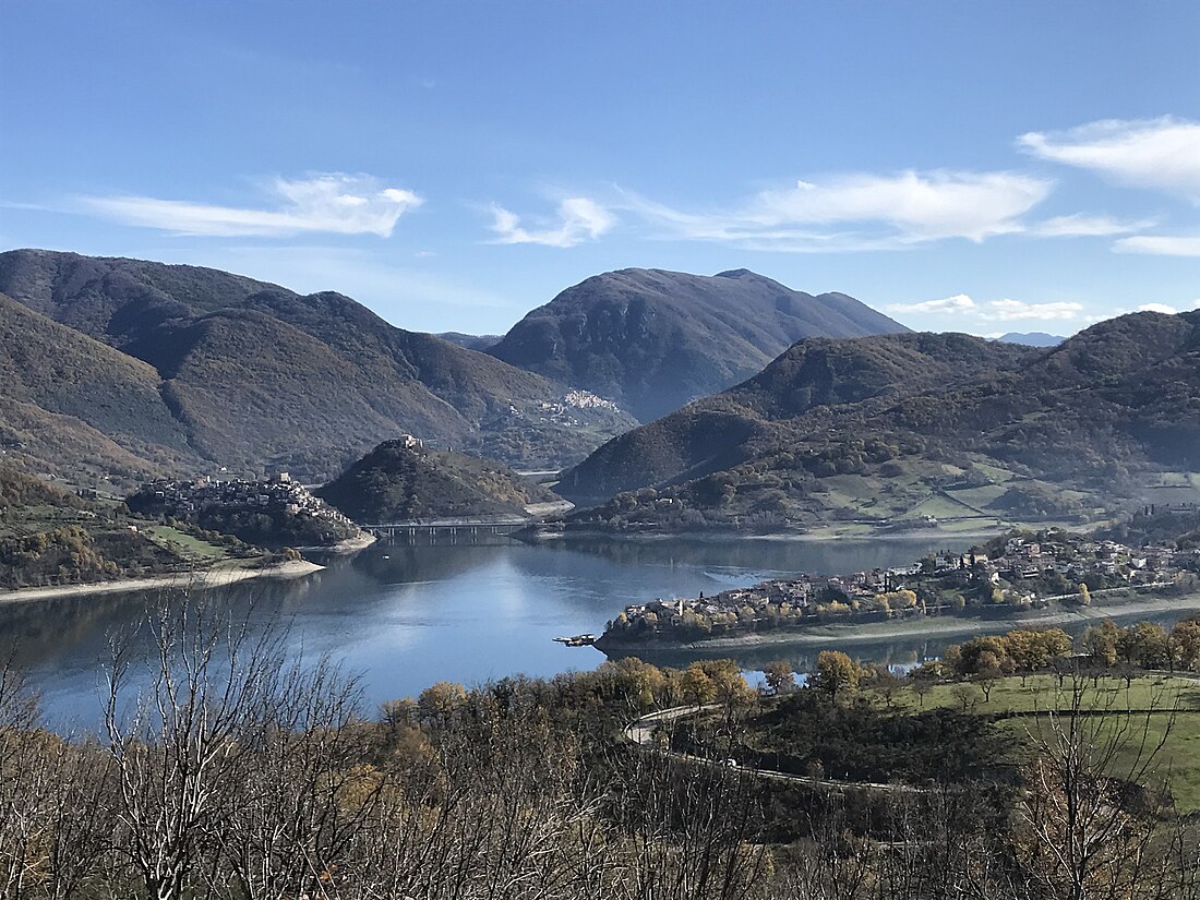 Lago del Turano