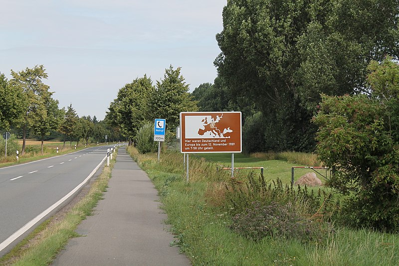 File:Unterrichtungstafel Innerdeutsche Grenze Mattierzoll Hessen.JPG