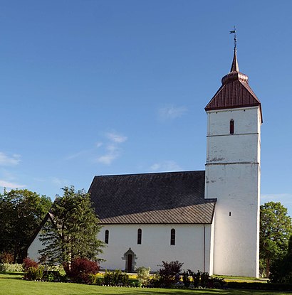 How to get to Værnes Kirke with public transit - About the place