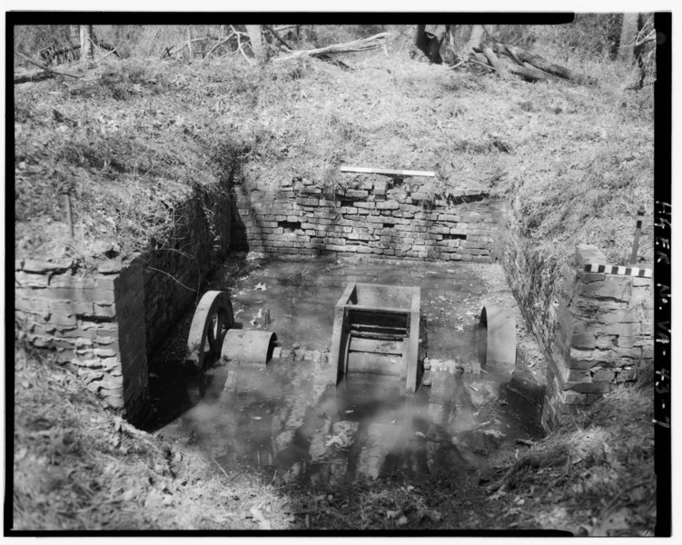 File:VIEW OF DISINTEGRATOR, LOOKING NORTH - Davis and Kimpton Brickyard, West bank of Warwick River, Mulberry Island, Newport News, Newport News, VA HAER VA,95-NEWNE,2-7.tif