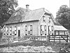 Boerderij "Koenderink" van het hallehuistype waarvan het woonhuis in 1910 is verlengd zodat er een krukhuis ontstond
