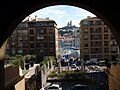 Vue sur une partie du port et sur Notre Dame de la Garde