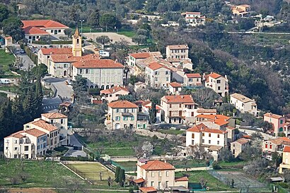 How to get to Châteauneuf Villevieille with public transit - About the place