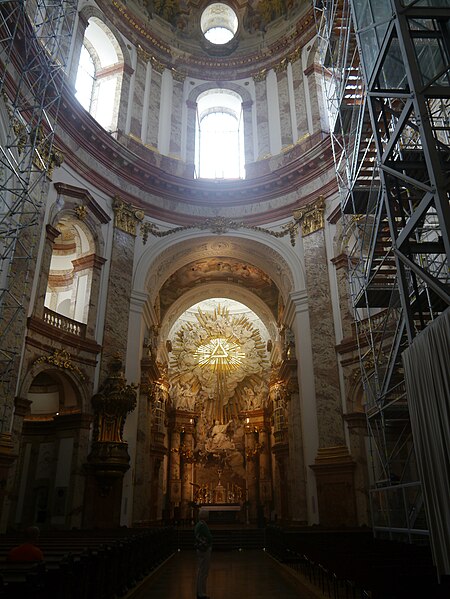 File:Wien Karlskirche Innen 1.JPG