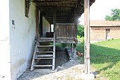 Détail de l'escalier menant au doksat.