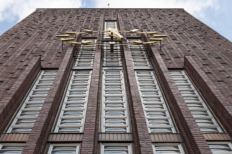 File:Wilhelmshaven townhall tower clock Wilhelmshaven Germany 02.jpg