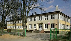 Wola Lipieniecka Dyża, Publiczna Szkoła Podstawowa w Woli Lipienieckiej - fotopolska.eu (300345) .jpg