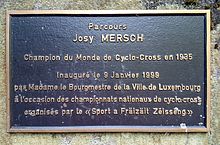 Zéisséngerbësch, Josy Mersch plaque.jpg