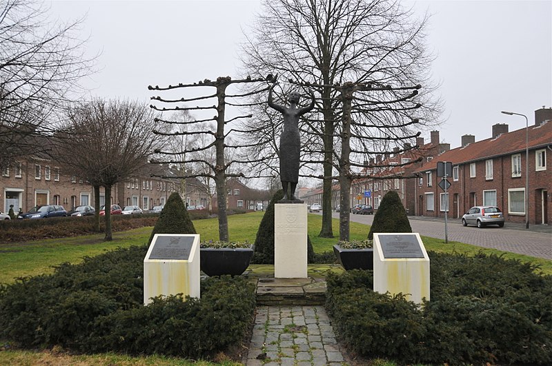 File:'Bevrijdingsmonument' Oudenbosch (6949182441).jpg