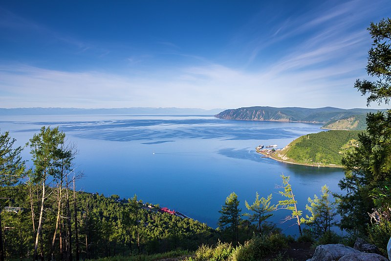 File:Исток р.Ангары, вид с камня Черского.jpg