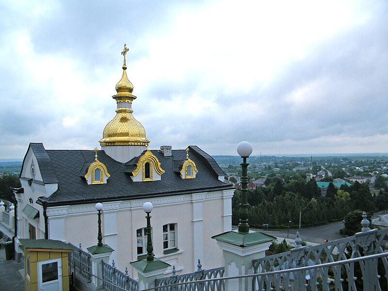 File:Почаевская лавра. Церковь Великомученицы Варвары..jpg