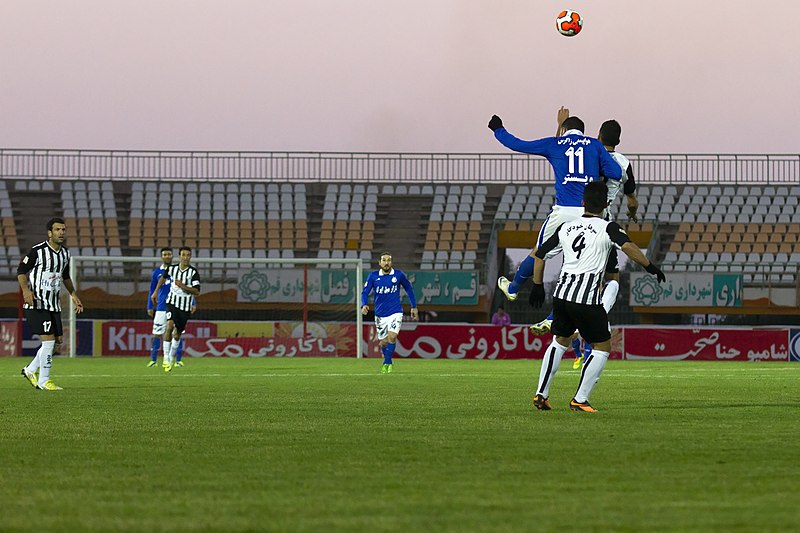 File:بازی فوتبال بین دو تیم صبا قم و استقلال تهران Saba qom, Esteghlal Tehran- Iran 27.jpg