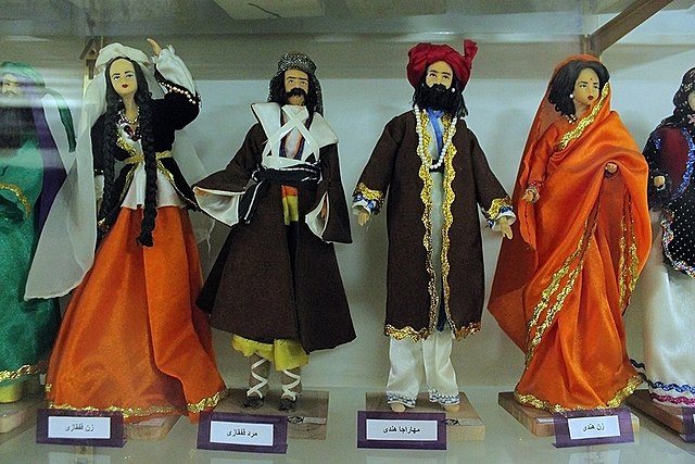 عروسک‌هایی با لباس محلی اقوام ایرانی، موزه تاریخ طبیعی اصفهان