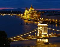 004 - 15.07.16 - Budapest - Kettenbrücke, Parlament.jpg