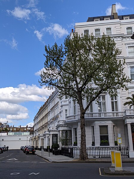 File:108-113, Queen's Gate Sw7.jpg