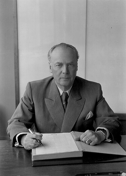 File:1944 Erwin Schaefer.jpg