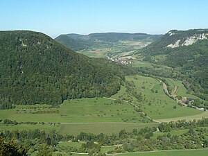 In the background Hausen and Unterböhringen, to the left the nature reserve