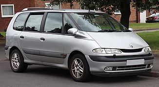 2002 Renault Espace Expression DCi 2.2 Front.jpg