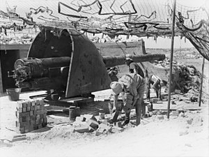 Leighton Battery in Fremantle, Western Australia in 1943 6 inch Mk VII gun Leighton Battery Fremantle 1943 AWM 029136.jpeg