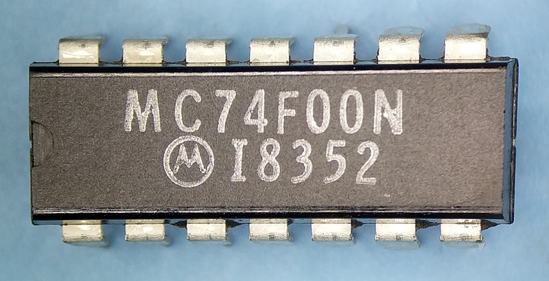 File:74F00 Moto 8352 package top.jpg