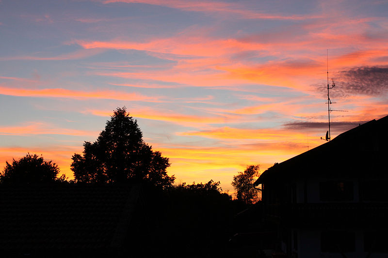 File:Abendrot bei Aying Oberbayern.JPG