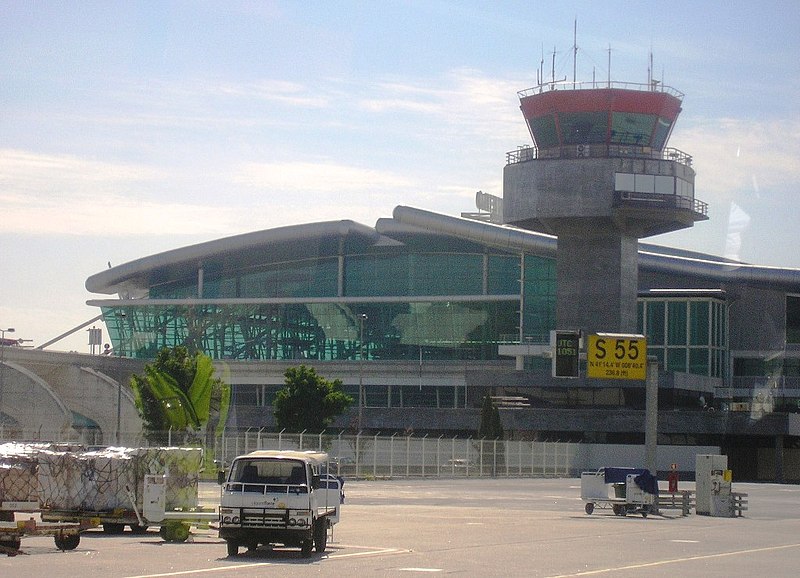File:Aeroporto Porto 12.jpg