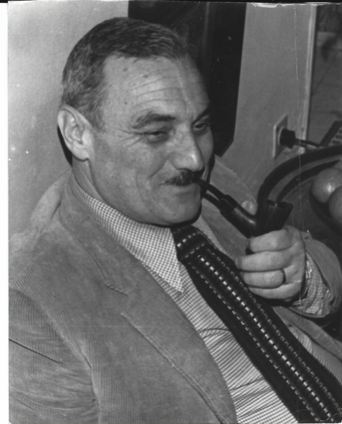 File:Aharon Amir circa 1975 (cropped).png