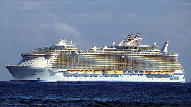 File:Allure of the Seas (ship, 2009) 001 (cropped).jpg