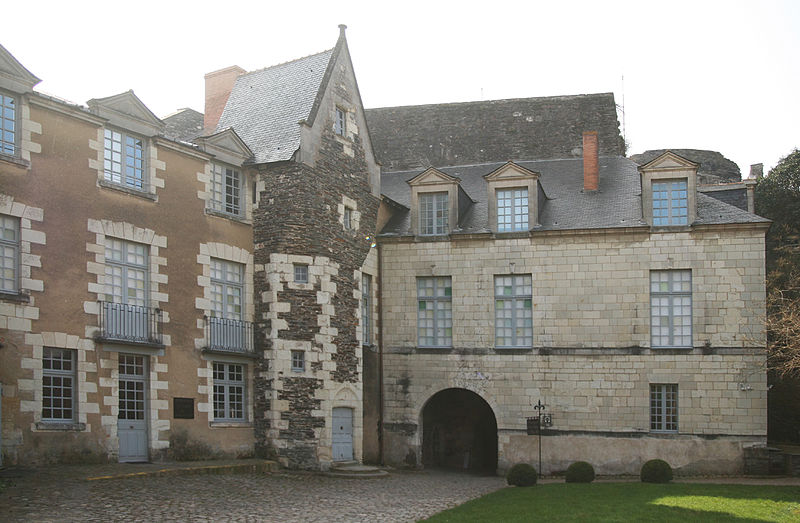 File:Angers- Logis du Gouverneur (3).JPG