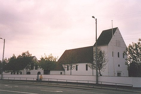 Kirken før renoveringen 2004.