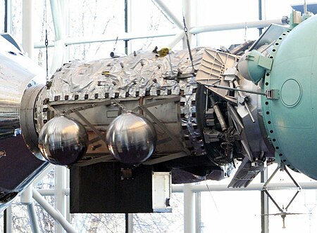 Apollo-soyuz cropped.jpg