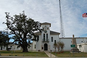 Das Assumption Parish Courthouse in Napoleonville, seit 1997 im NRHP gelistet[1]