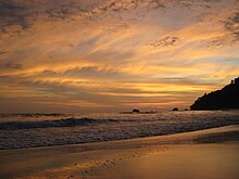 Manuel Antonio National Park is well known for its four beaches combined with sights of natural beauty, Quepos Puntarenas. Atardecer en Manuel Antonio.jpg