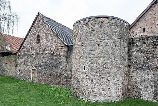 Bad Orb, Stadtbefestigung, Stadtmauer am Quellenring 20170329 006