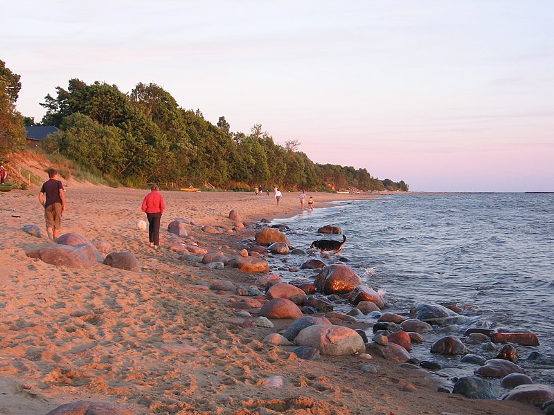 File:Baltic sea at Tuja - panoramio.jpg