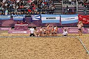 Deutsch: Beachhandball bei den Olympischen Jugendspielen 2018; Tag 6, 12. Oktober 2018; Mädchen, Hauptrundenspiel – Ungarn-Niederlande 2:1 English: Beach handball at the 2018 Summer Youth Olympics at 12 October 2018 – Girls Main Round – Hungary-Netherlands 2:1