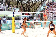 Deutsch: Beachvolleyball bei den Olympischen Jugendspielen 2018; Tag 9, 15. Oktober 2018; Mädchen, Viertelfinale: USA-Spanien 2–1 (21–19/17–21/15–9) English: Beach volleyball at the 2018 Summer Youth Olympics at 15 October 2018 – Girls Quarterfinals: USA-Spain 2–1 (21–19/17–21/15–9)