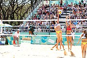 Deutsch: Beachvolleyball bei den Olympischen Jugendspielen 2018; Tag 9, 15. Oktober 2018; Mädchen, Viertelfinale: Puerto Rico-Russland 0–2 (12–21/10–21) English: Beach volleyball at the 2018 Summer Youth Olympics at 15 October 2018 – Girls Quarterfinals: Puerto Rico-Russia 0–2 (12–21/10–21)