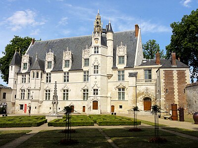 Le palais.