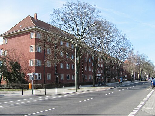 Berlin-Plänterwald Neue Krugallee at Dammweg