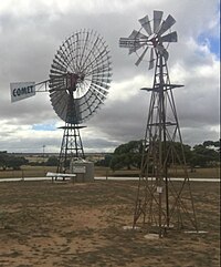 Iso tuulimylly, Penong, Etelä -Australia.jpg