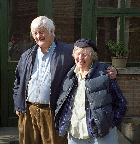 File:Bill and Joan Hinton 1993 R01 013.jpg