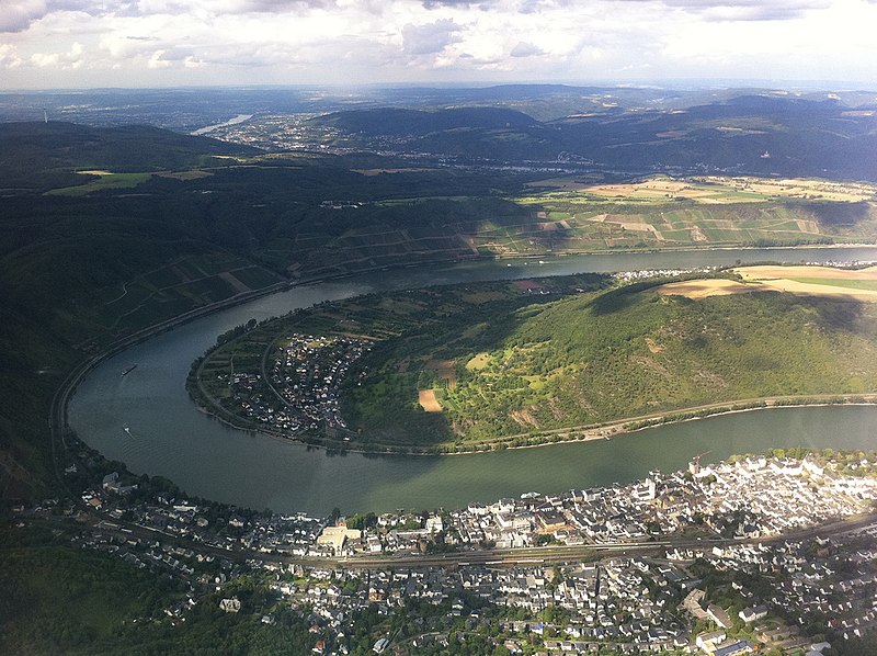 File:Boppard und Filsen aus der Luft.jpg