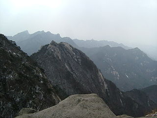 <span class="mw-page-title-main">Bukhansan National Park</span> Mountain park north of Seoul, South Korea