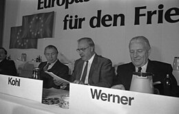 Bundesarchiv B 145 Bild-F066857-0006, Bonn, CDU Tagung zur Europäischen Sicherheit.jpg