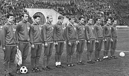 Bundesarchiv Foto 183-F0518-0209-001, Leipzig, DDR-Fußball-Nationalmannschaft.jpg