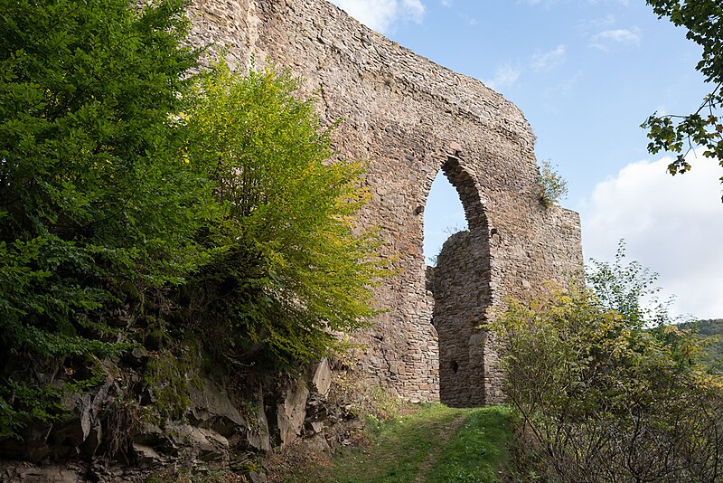 File:Burg Neublankenheim.jpg