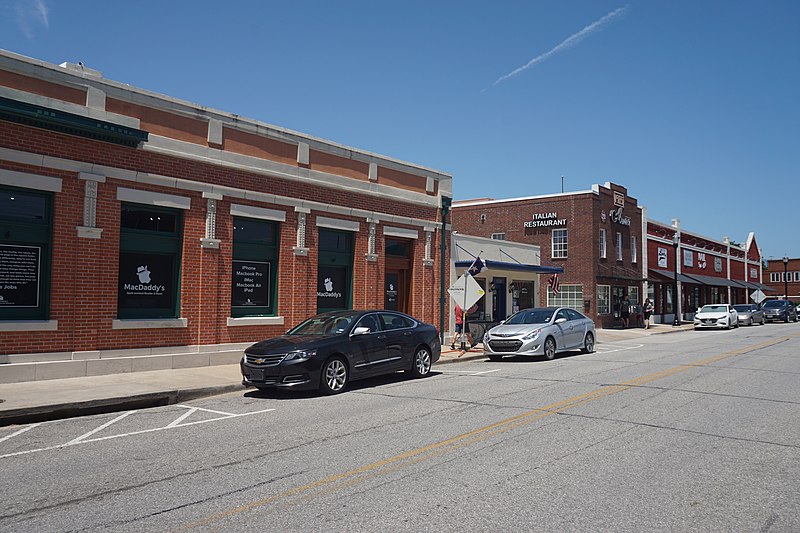 File:Carrollton July 2019 23 (S Broadway Street).jpg